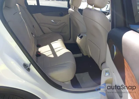 2022 Mercedes-Benz Glc 300 Suv z USA, uszkodzony, nr VIN W1N0G8DB2NG029562